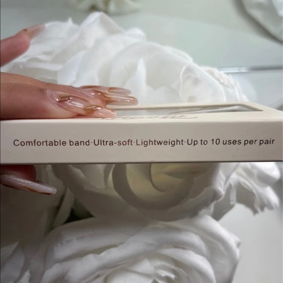 Mink eyelashes 🤍 - Picture 3 of 4